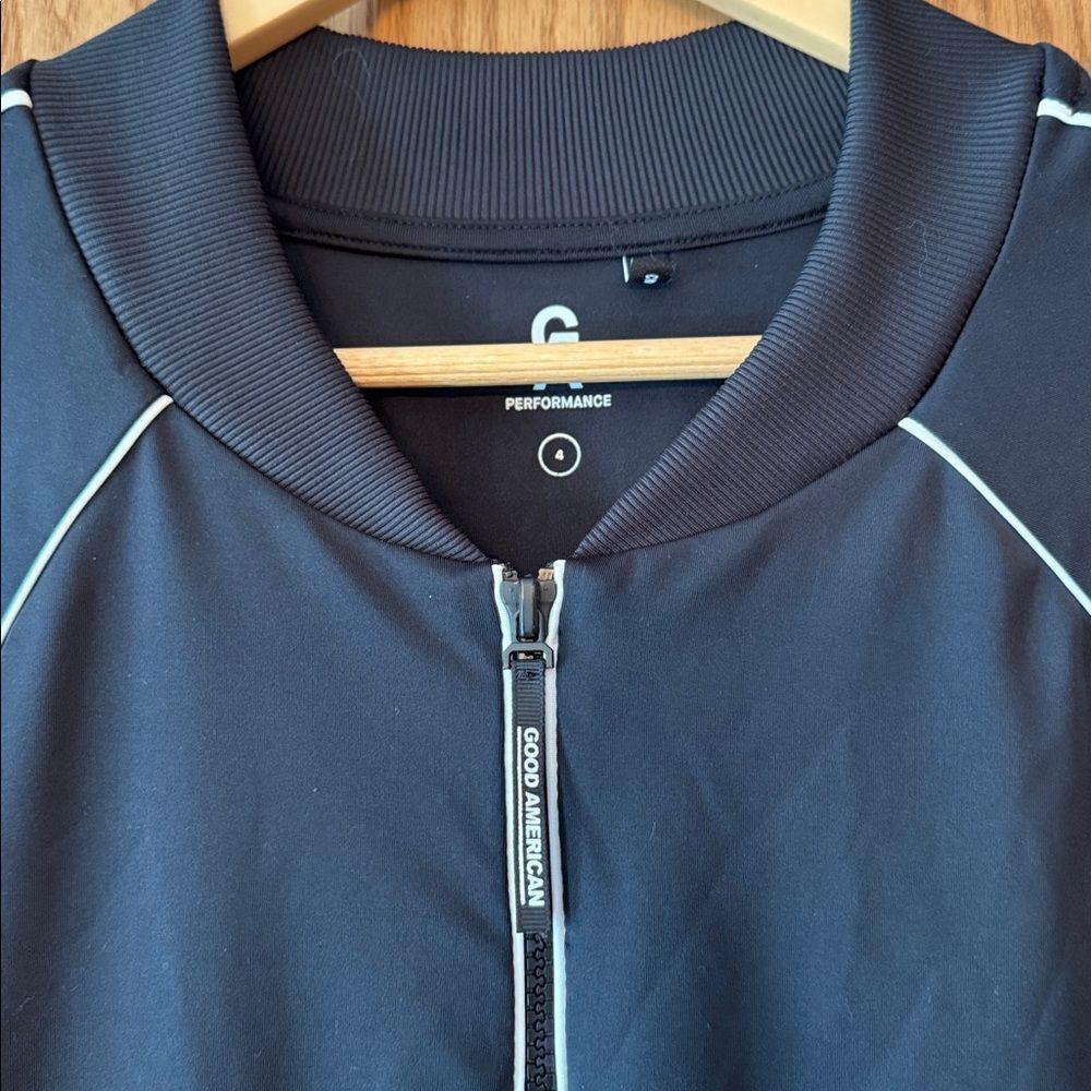 GOOD AMERICAN Performance Jacket - Picture 2 of 10